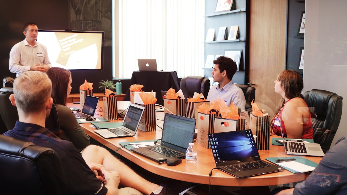 ABM vs Demand Gen: Wann welches passt (2026)