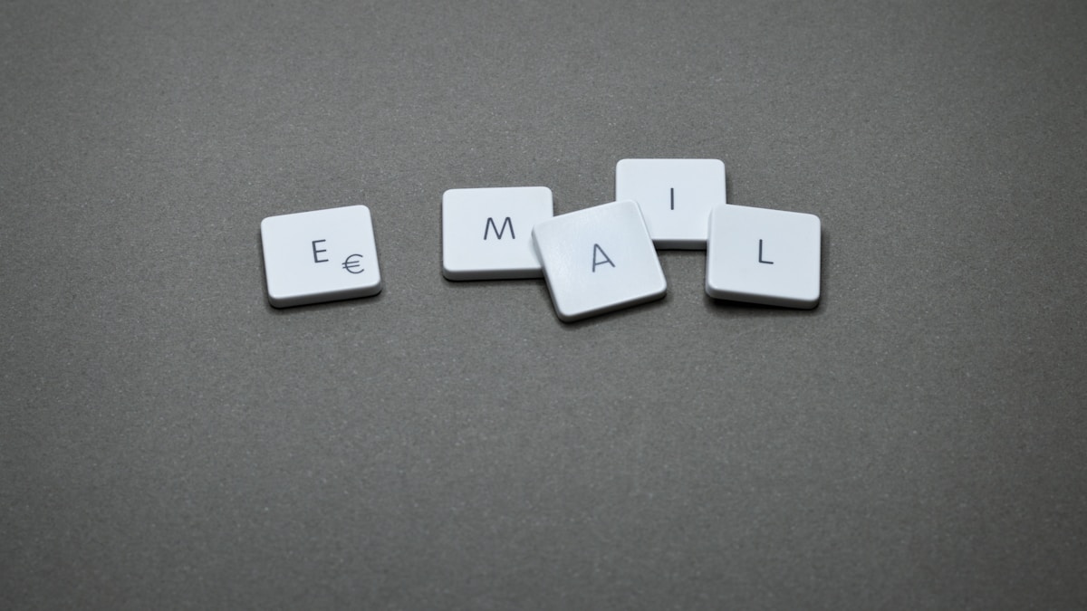 B2B Newsletter: How to Build and Convert (2026)